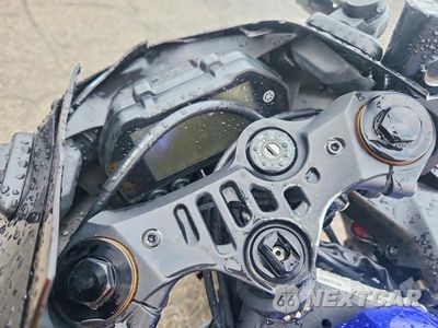 Zdjęcie 7 z 8 samochodu: 2020 YAMAHA YZFR3 A VIN:MH3RH18Y1LK003564 - miniatura