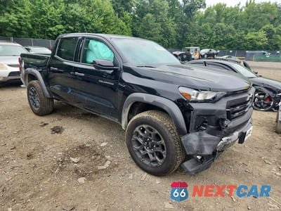 Czwarte zdjęcie samochodu z boku: 2026 CHEVROLET COLORADO TRAIL BOSS VIN:1GCPTEEK7T1179505 - miniatura