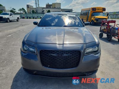 Piąte zdjęcie samochodu w środku: 2022 CHRYSLER 300 TOURING VIN:2C3CCAAG3NH131145 - miniatura