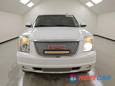 Piąte zdjęcie samochodu w środku: 2013 GMC YUKON DENALI VIN:1GKS2EEFXDR300955 - miniatura