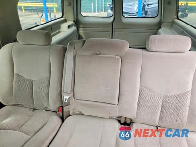 Zdjęcie 10 z 13 samochodu: 2004 CHEVROLET SUBURBAN C1500 VIN:3GNEC16Z84G259918 - miniatura
