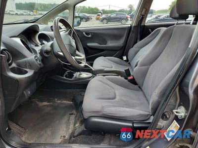 Zdjęcie 7 z 12 samochodu: 2013 HONDA FIT VIN:JHMGE8H36DC077973 - miniatura