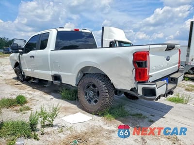 Drugie zdjęcie samochodu z przodu: 2025 FORD F350 SUPER DUTY VIN:1FT8X3BT8SEE09909 - miniatura