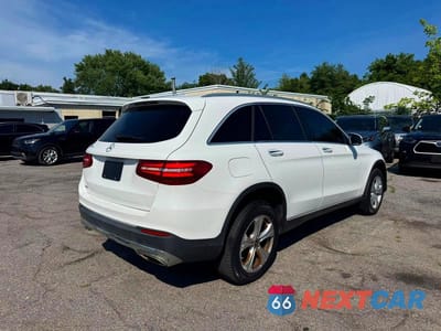 Czwarte zdjęcie samochodu z boku: 2018 MERCEDES-BENZ GLC 300 VIN:WDC0G4JB8JV016447 - miniatura