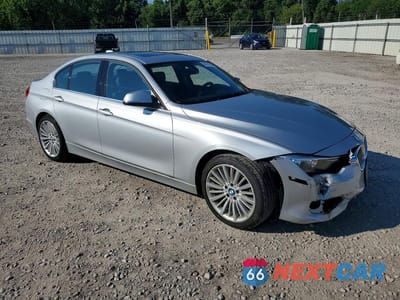Czwarte zdjęcie samochodu z boku: 2013 BMW 328 I VIN:WBA3A5G57DNP23777 - miniatura