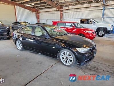 Czwarte zdjęcie samochodu z boku: 2006 BMW 325 I VIN:WBAVB13506KR56053 - miniatura