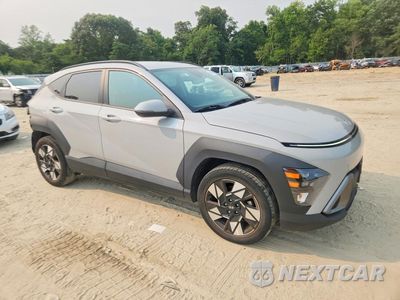 Czwarte zdjęcie samochodu z boku: 2024 HYUNDAI KONA SEL VIN:KM8HC3AB3RU080830 - miniatura