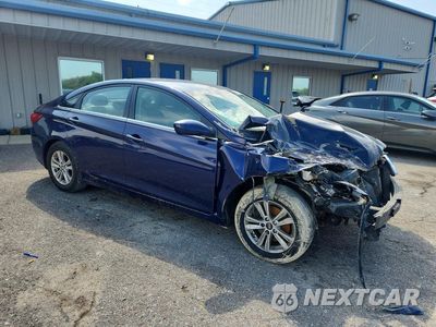 Czwarte zdjęcie samochodu z boku: 2013 HYUNDAI SONATA VIN:5NPEB4AC1DH621790 - miniatura