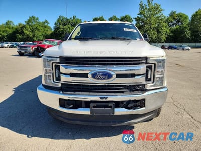 Piąte zdjęcie samochodu w środku: 2018 FORD F250 SUPER DUTY VIN:1FT7W2B63JEC88613 - miniatura