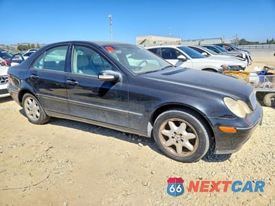 Czwarte zdjęcie samochodu z boku: 2003 MERCEDES-BENZ C 320 4MATIC VIN:WDBRF84J53F438620 - miniatura