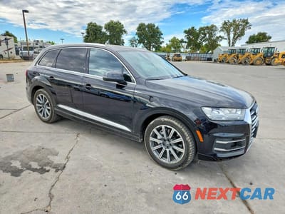 Czwarte zdjęcie samochodu z boku: 2017 AUDI Q7 PRESTIGE VIN:WA1VAAF74HD015418 - miniatura