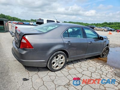 Trzecie zdjęcie samochodu z tyłu: 2010 FORD FUSION SE VIN:3FAHP0HA7AR430210 - miniatura