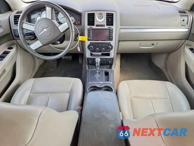 Zdjęcie 8 z 13 samochodu: 2009 CHRYSLER 300 TOURING VIN:2C3LA53V49H574712 - miniatura