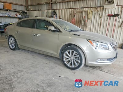 Czwarte zdjęcie samochodu z boku: 2016 BUICK LACROSSE VIN:1G4GB5G36GF205301 - miniatura