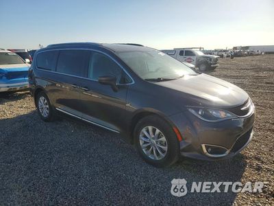 Czwarte zdjęcie samochodu z boku: 2018 CHRYSLER PACIFICA TOURING L VIN:2C4RC1BG7JR148877 - miniatura