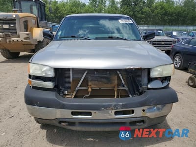 Piąte zdjęcie samochodu w środku: 2002 GMC SIERRA K2500 HEAVY DUTY VIN:1GTHK29102E107785 - miniatura