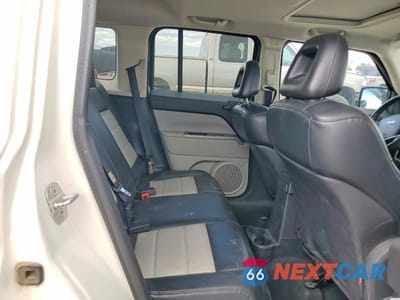 Zdjęcie 10 z 13 samochodu: 2007 JEEP PATRIOT LIMITED VIN:1J8FF48WX7D330359 - miniatura