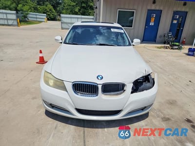 Piąte zdjęcie samochodu w środku: 2011 BMW 335 I VIN:WBAPM5C57BE575433 - miniatura