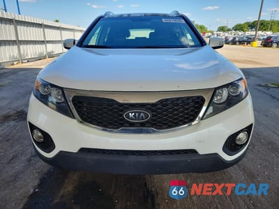 Piąte zdjęcie samochodu w środku: 2012 KIA SORENTO EX VIN:5XYKUDA25CG244746 - miniatura