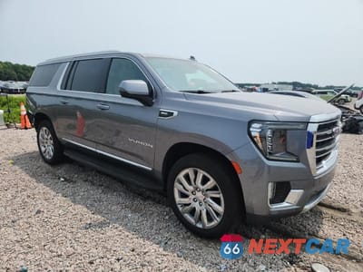 Czwarte zdjęcie samochodu z boku: 2021 GMC YUKON XL C1500 SLT VIN:1GKS1GKDXMR477684 - miniatura