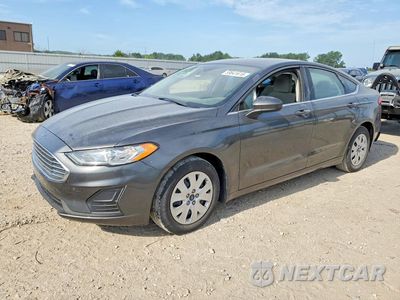 2019 FORD FUSION S 3FA6P0G75KR250707 - główne zdjęcie licytacji z USA - miniatura