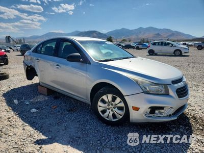 Czwarte zdjęcie samochodu z boku: 2015 CHEVROLET CRUZE LS VIN:1G1PA5SHXF7151240 - miniatura