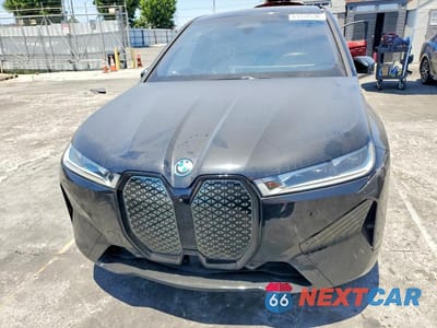 Piąte zdjęcie samochodu w środku: 2024 BMW IX XDRIVE50 VIN:WB523CF03RCN40748 - miniatura