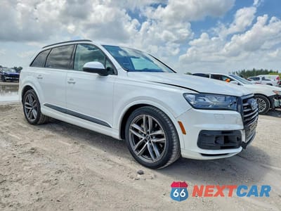 Czwarte zdjęcie samochodu z boku: 2017 AUDI Q7 PRESTIGE VIN:WA1VABF77HD044692 - miniatura