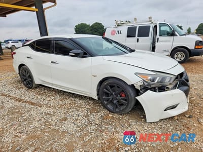 Czwarte zdjęcie samochodu z boku: 2018 NISSAN MAXIMA 3.5 SV VIN:1N4AA6AP2JC391349 - miniatura