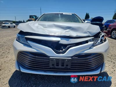 Piąte zdjęcie samochodu w środku: 2019 TOYOTA CAMRY XLE VIN:4T1B11HK8KU684191 - miniatura