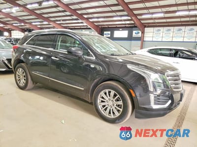 Czwarte zdjęcie samochodu z boku: 2019 CADILLAC XT5 LUXURY VIN:1GYKNDRS5KZ129818 - miniatura