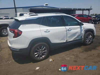 Trzecie zdjęcie samochodu z tyłu: 2022 GMC TERRAIN SLT VIN:3GKALVEV2NL179377 - miniatura