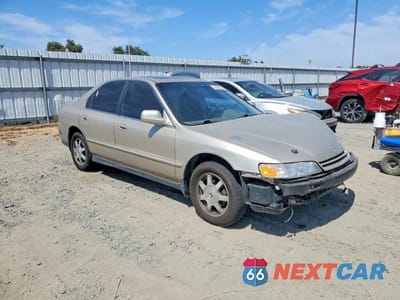 Czwarte zdjęcie samochodu z boku: 1994 HONDA ACCORD EX VIN:JHMCD5655RC102423 - miniatura