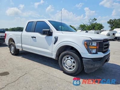 Czwarte zdjęcie samochodu z boku: 2022 FORD F150 SUPER CAB VIN:1FTEX1CB9NKE64484 - miniatura