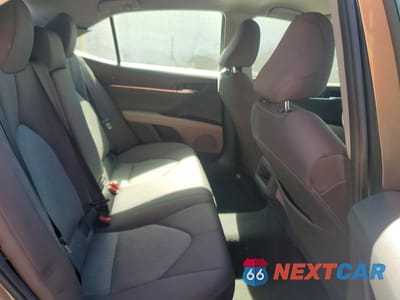 Zdjęcie 10 z 12 samochodu: 2018 TOYOTA CAMRY LE VIN:4T1B11HK8JU008080 - miniatura