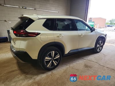 Trzecie zdjęcie samochodu z tyłu: 2021 NISSAN ROGUE PLATINUM VIN:JN8AT3DD9MW302064 - miniatura