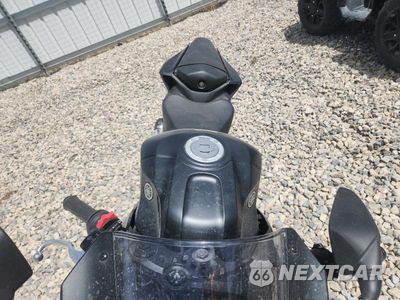 Piąte zdjęcie samochodu w środku: 2025 YAMAHA YFZ320 A VIN:MH3RH25E0SK004820 - miniatura