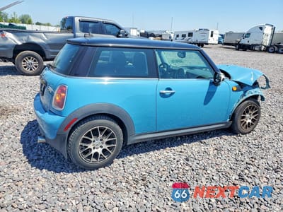 Trzecie zdjęcie samochodu z tyłu: 2008 MINI COOPER VIN:WMWMF33528TT61424 - miniatura