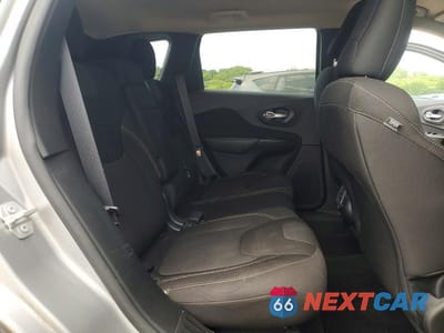Zdjęcie 11 z 13 samochodu: 2015 JEEP CHEROKEE LATITUDE VIN:1C4PJLCB1FW766657 - miniatura
