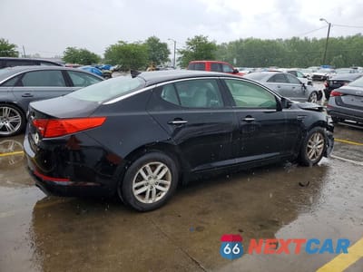 Trzecie zdjęcie samochodu z tyłu: 2013 KIA OPTIMA LX VIN:KNAGM4A76D5303229 - miniatura