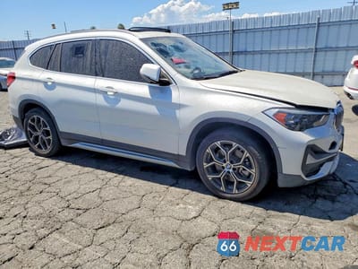 Czwarte zdjęcie samochodu z boku: 2021 BMW X1 SDRIVE28I VIN:WBXJG7C0XM5T01360 - miniatura