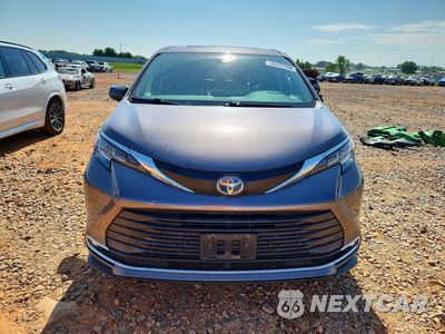 Piąte zdjęcie samochodu w środku: 2021 TOYOTA SIENNA XLE VIN:5TDYRKECXMS032237 - miniatura
