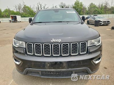 Piąte zdjęcie samochodu w środku: 2019 JEEP GRAND CHEROKEE LAREDO VIN:1C4RJFAG8KC623595 - miniatura