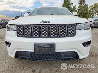 Piąte zdjęcie samochodu w środku: 2017 JEEP GRAND CHEROKEE LAREDO VIN:1C4RJEAG2HC915861 - miniatura