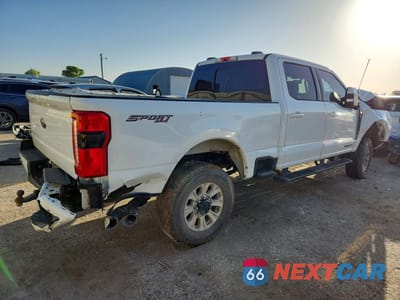 Trzecie zdjęcie samochodu z tyłu: 2023 FORD F350 SUPER DUTY VIN:1FT8W3BT2PEC45583 - miniatura