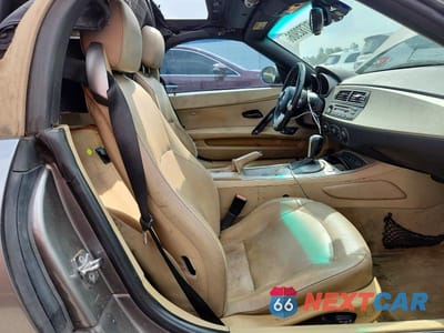 Zdjęcie 10 z 12 samochodu: 2004 BMW Z4 3.0 VIN:4USBT53544LU06835 - miniatura