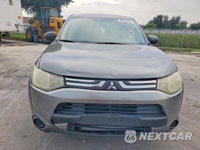 Piąte zdjęcie samochodu w środku: 2014 MITSUBISHI OUTLANDER ES VIN:JA4AD2A32EZ016128 - miniatura