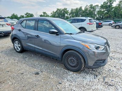 Czwarte zdjęcie samochodu z boku: 2020 NISSAN KICKS S VIN:3N1CP5BVXLL478354 - miniatura