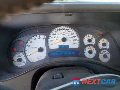 Zdjęcie 9 z 12 samochodu: 2003 CHEVROLET SILVERADO K1500 VIN:1GCEK19T53E375988 - miniatura