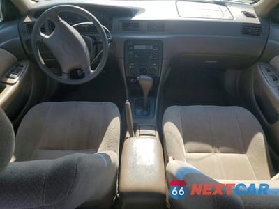 Zdjęcie 8 z 12 samochodu: 2000 TOYOTA CAMRY LE VIN:JT2BG22K2Y0425707 - miniatura